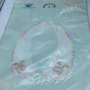 Vintage Crown Originals embroidered collar NWT